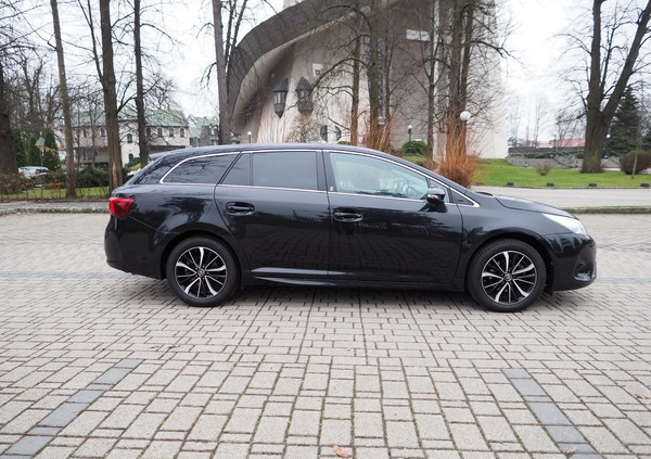 Toyota Avensis cena 84900 przebieg: 70200, rok produkcji 2018 z Ropczyce małe 742
